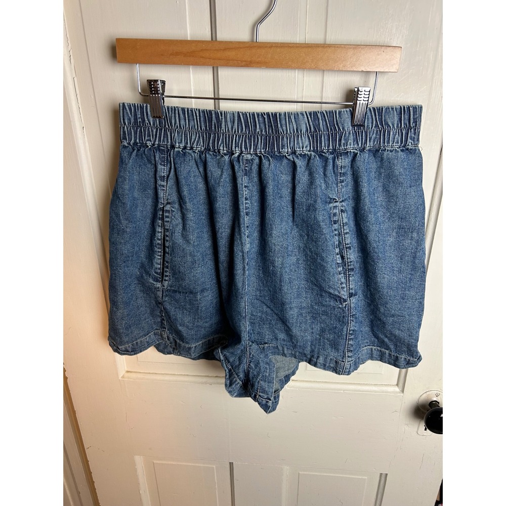 We The Free Free People Get Free Pull On Denim Shorts Blue Smocked Waist Large - Picture 2 of 6